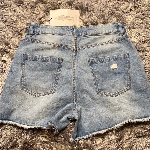 HIGH-WAIST JEAN SHORTS - COTTON ON - Picture 2 of 3
